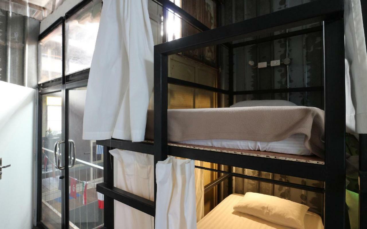 Nivas Siam Hostel Bangkok Exterior foto