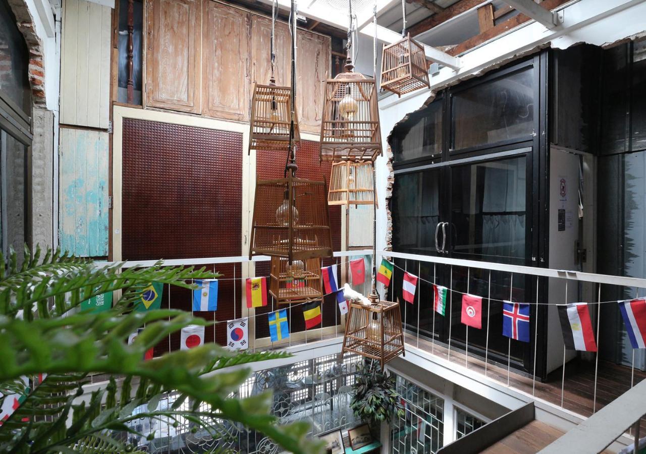 Nivas Siam Hostel Bangkok Exterior foto