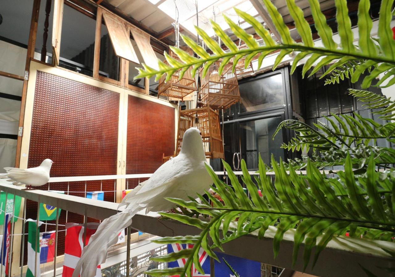Nivas Siam Hostel Bangkok Exterior foto