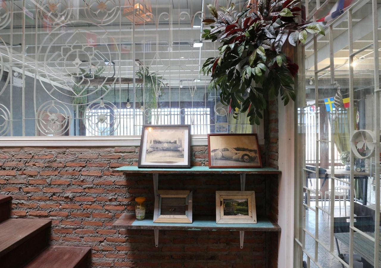 Nivas Siam Hostel Bangkok Exterior foto
